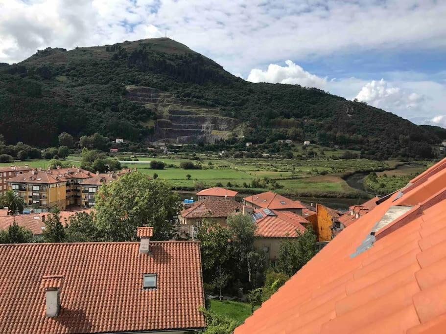 Precioso Atico Con Parking Privado. Vistas Al Rio Leilighet Limpias Eksteriør bilde
