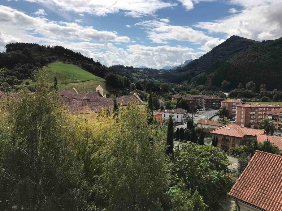 Precioso Atico Con Parking Privado. Vistas Al Rio Leilighet Limpias Eksteriør bilde